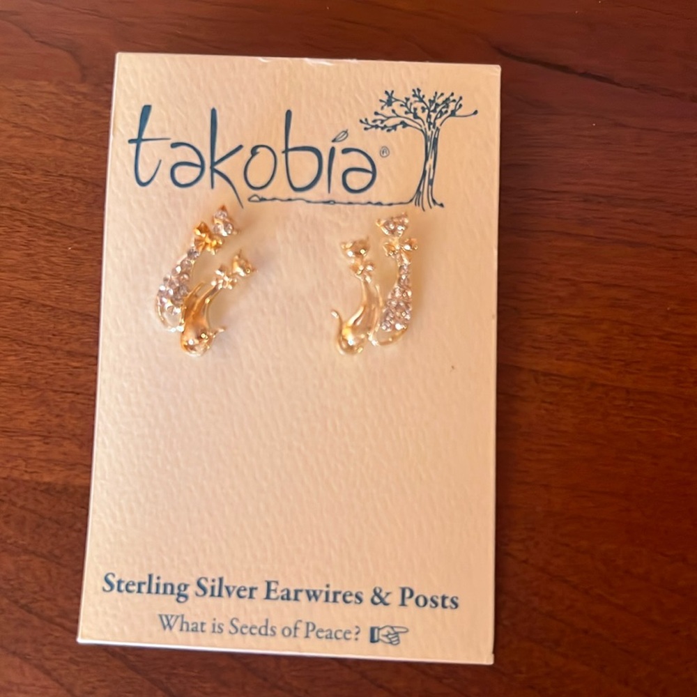 Takobia cat earrings